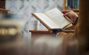 इस ज़माने की गर्द से हीरा तराशा है