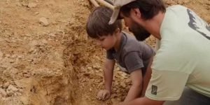 4 साल के बच्चे को मैन्सफील्ड में 100 मिलियन-वर्षीय डायनासोर की हड्डियां मिली